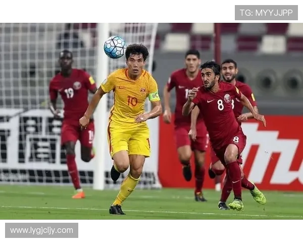 中国男足迎战卡塔尔队力争胜利展现团队精神与竞技状态